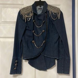 Beautiful denim jacket! Never worn! Size small.